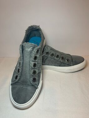 Blowfish Womens Frayed Gray Slip-On Canvas Sneakers GUC Size 7.5